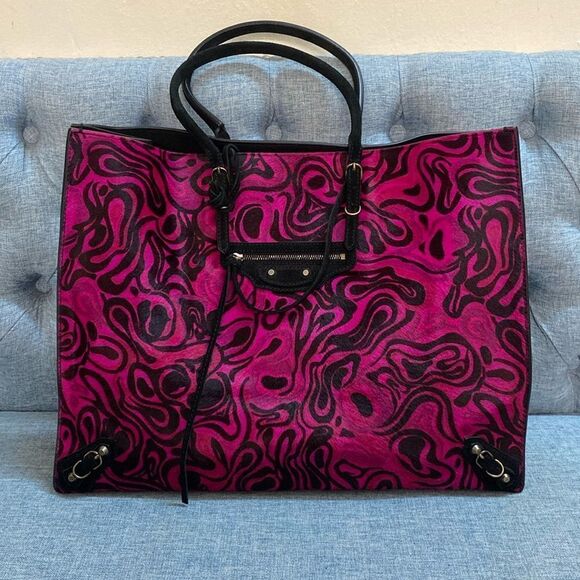BALENCIAGA   
Magenta and Black Calf Hair and Suede Tote Bag - Picture 4 of 16